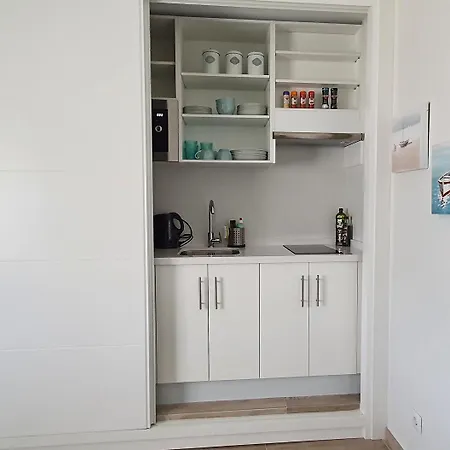 Blue Vista Gardenroom Guest house 4*