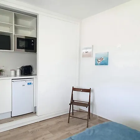 Blue Vista Gardenroom Guest house 4*
